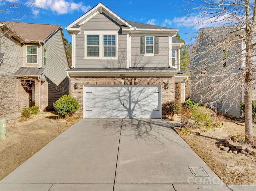 11715 Clems Branch Drive, Charlotte, NC 28277.  MLS# CAR4419709, YatesRealty ID 53309. 