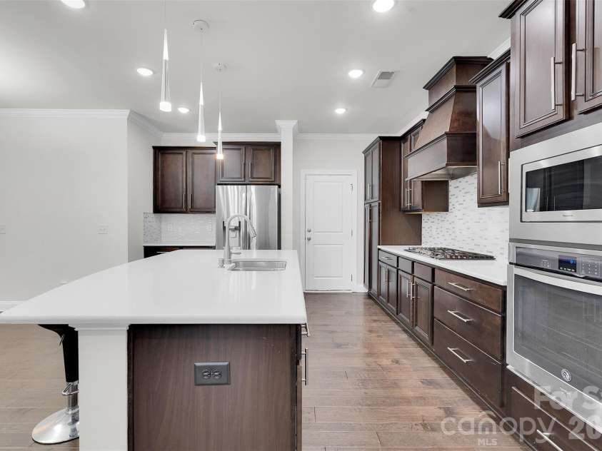 11715 Clems Branch Drive, Charlotte, NC 28277.  MLS# CAR4419709, YatesRealty ID 53309. 