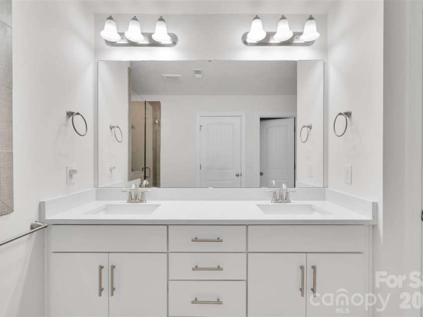 11715 Clems Branch Drive, Charlotte, NC 28277.  MLS# CAR4419709, YatesRealty ID 53309. 