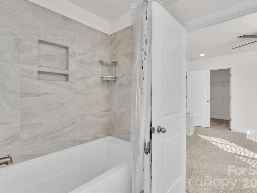 11715 Clems Branch Drive, Charlotte, NC 28277.  MLS# CAR4419709, YatesRealty ID 53309. 