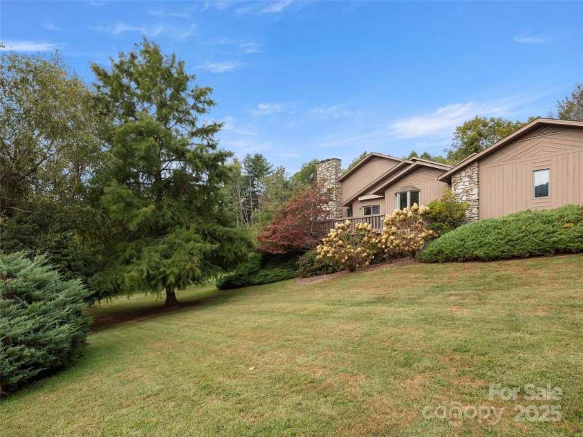 15 Ridge Terrace, Asheville, NC 28804.  MLS# CAR4245489, YatesRealty ID 5331. 