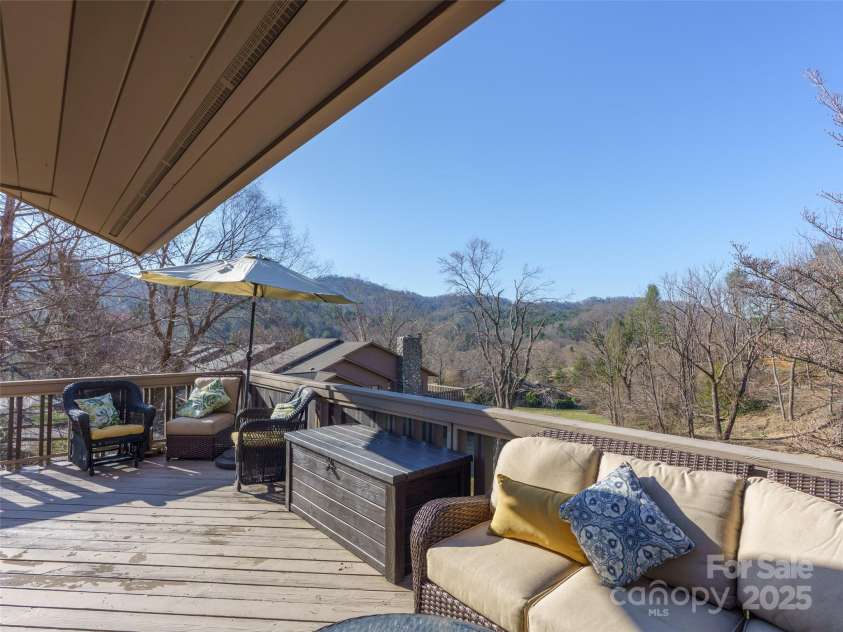 15 Ridge Terrace, Asheville, NC 28804.  MLS# CAR4245489, YatesRealty ID 5331. Enjoy mountain views and great spot for bird watching