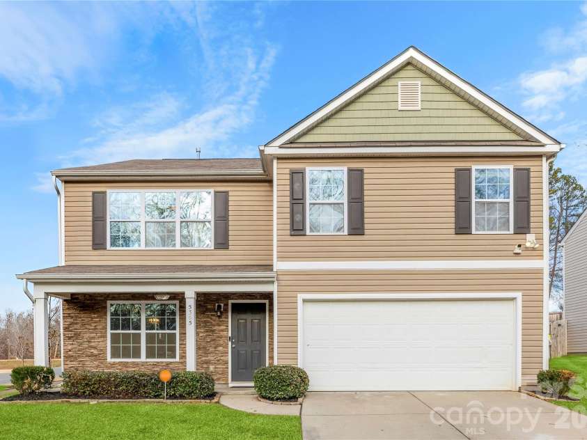 5305 Park Brook Drive, Charlotte, NC 28269.  MLS# CAR4336100, YatesRealty ID 5331. 