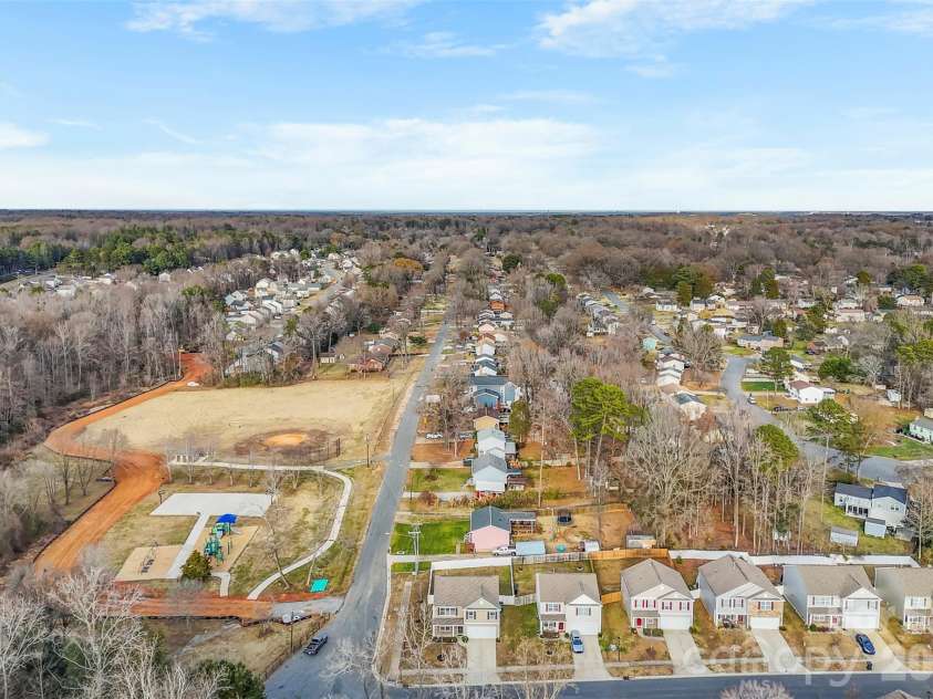 5305 Park Brook Drive, Charlotte, NC 28269.  MLS# CAR4336100, YatesRealty ID 5331. 
