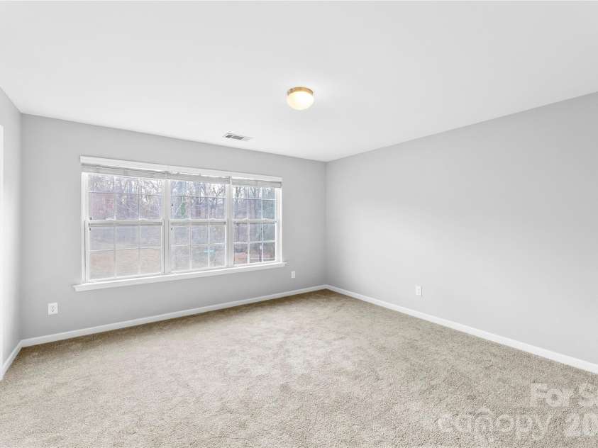 5305 Park Brook Drive, Charlotte, NC 28269.  MLS# CAR4336100, YatesRealty ID 5331. Large Upper BR w/space GALORE!!!