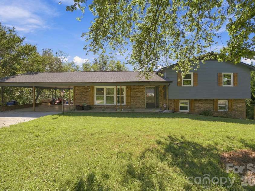 2935 Palmer Place, Hudson, NC 28638.  MLS# CAR4422524, YatesRealty ID 53310. 