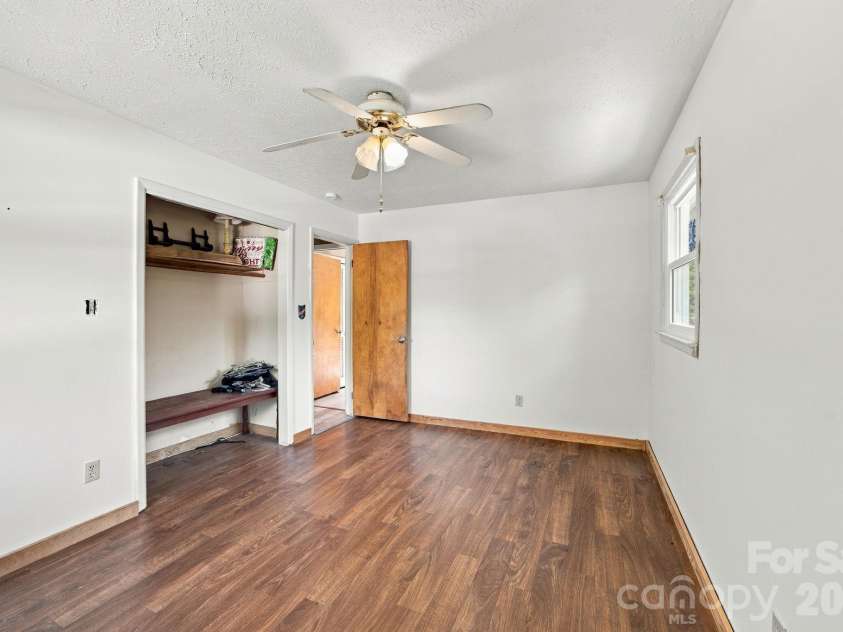 2935 Palmer Place, Hudson, NC 28638.  MLS# CAR4422524, YatesRealty ID 53310. 