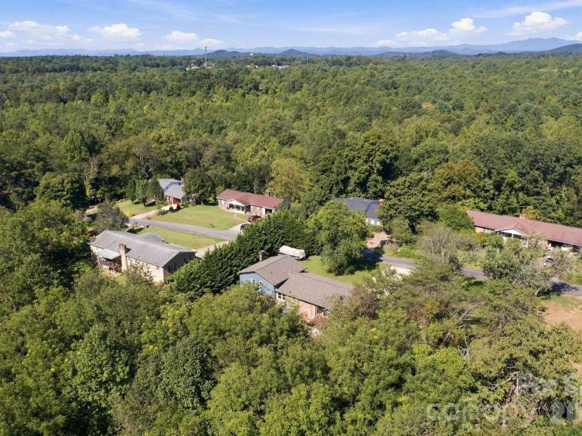 2935 Palmer Place, Hudson, NC 28638.  MLS# CAR4422524, YatesRealty ID 53310. 