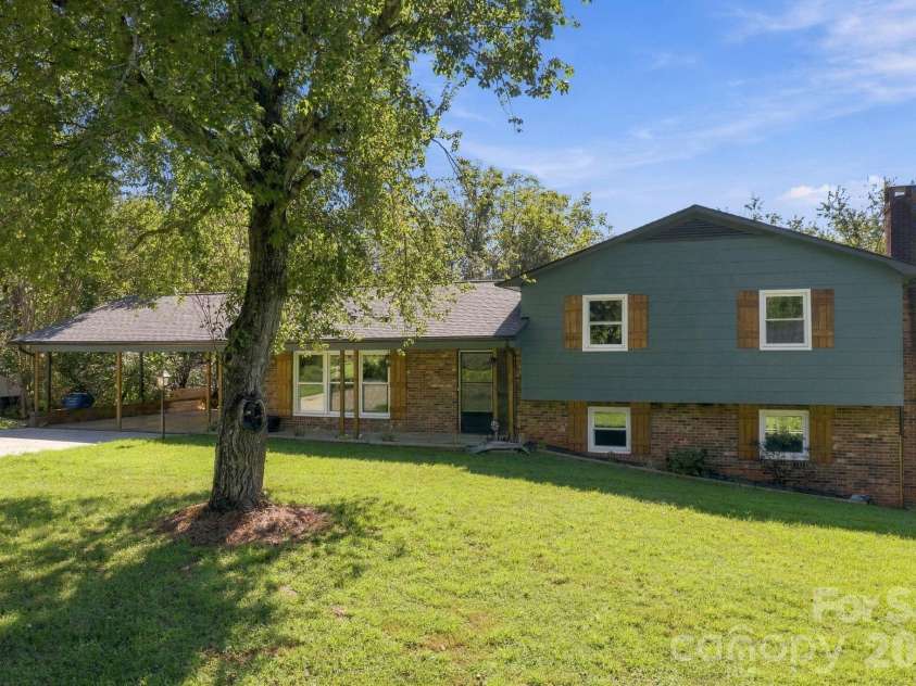 2935 Palmer Place, Hudson, NC 28638.  MLS# CAR4422524, YatesRealty ID 53310. 