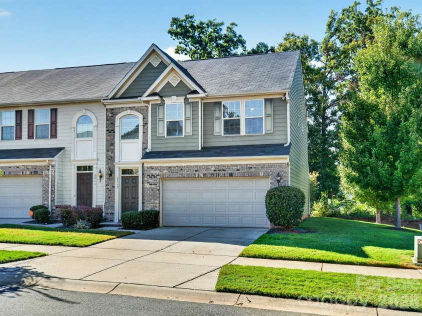 2410 Alyssa Lane, Charlotte, NC 28208.  MLS# CAR4428264, YatesRealty ID 53313. 