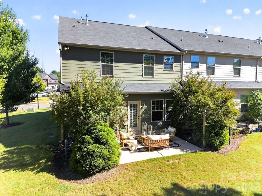 2410 Alyssa Lane, Charlotte, NC 28208.  MLS# CAR4428264, YatesRealty ID 53313. 
