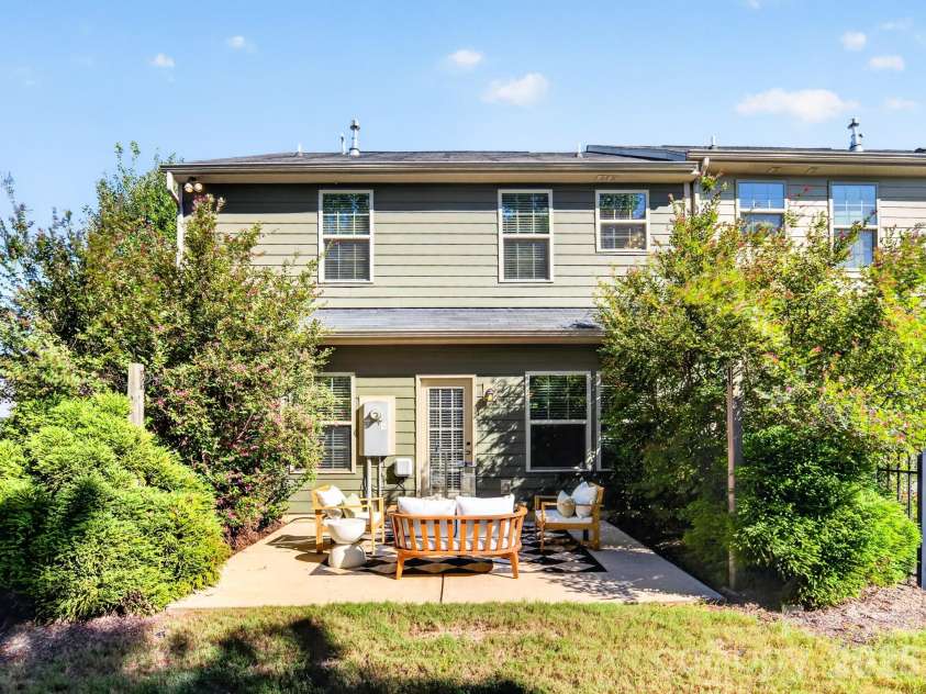 2410 Alyssa Lane, Charlotte, NC 28208.  MLS# CAR4428264, YatesRealty ID 53313. 