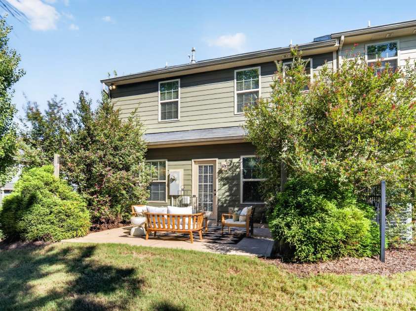 2410 Alyssa Lane, Charlotte, NC 28208.  MLS# CAR4428264, YatesRealty ID 53313. 