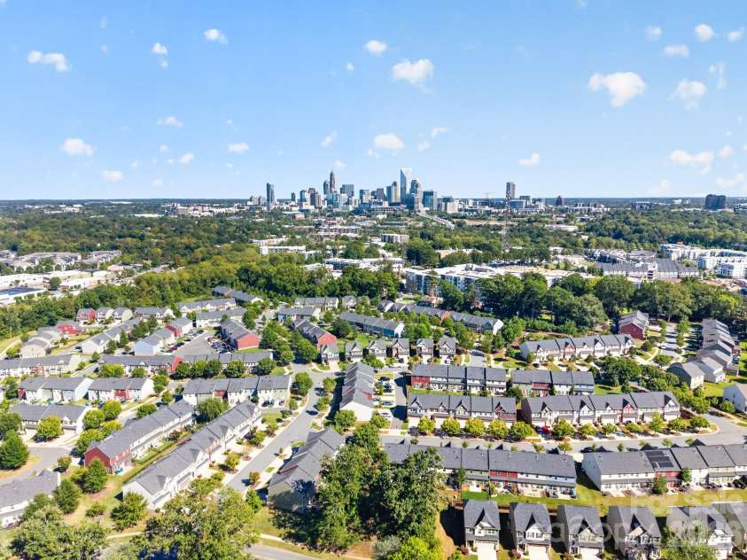 2410 Alyssa Lane, Charlotte, NC 28208.  MLS# CAR4428264, YatesRealty ID 53313. 