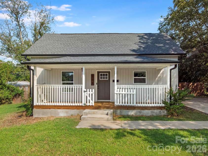 106 Park Street, Clover, SC 29710.  MLS# CAR4428879, YatesRealty ID 53314. 