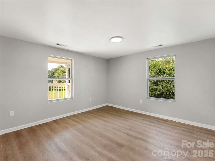 106 Park Street, Clover, SC 29710.  MLS# CAR4428879, YatesRealty ID 53314. 