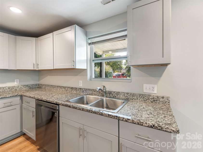 106 Park Street, Clover, SC 29710.  MLS# CAR4428879, YatesRealty ID 53314. 