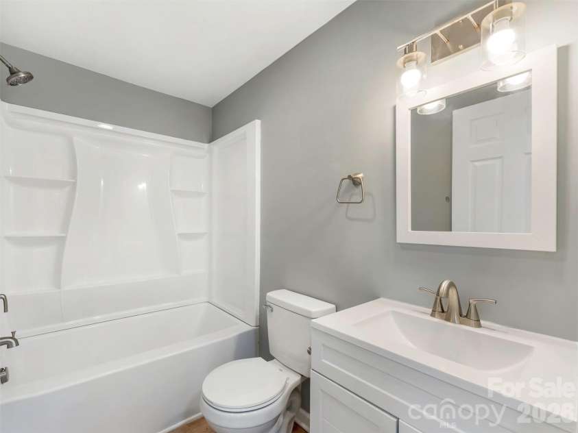 106 Park Street, Clover, SC 29710.  MLS# CAR4428879, YatesRealty ID 53314. 