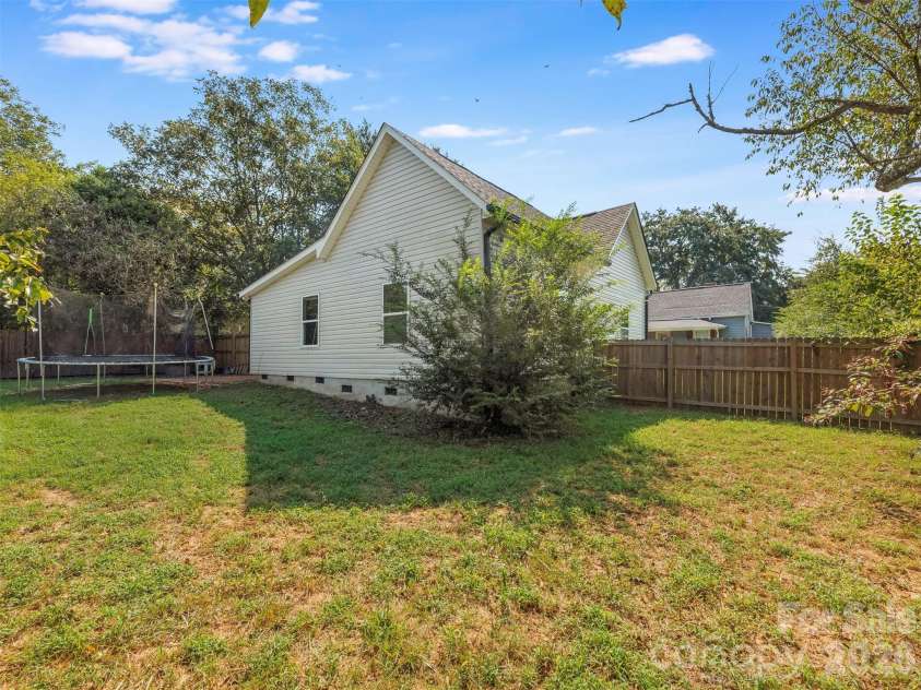 106 Park Street, Clover, SC 29710.  MLS# CAR4428879, YatesRealty ID 53314. 