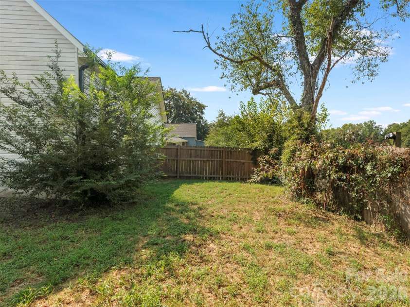 106 Park Street, Clover, SC 29710.  MLS# CAR4428879, YatesRealty ID 53314. 