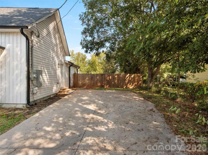 106 Park Street, Clover, SC 29710.  MLS# CAR4428879, YatesRealty ID 53314. 