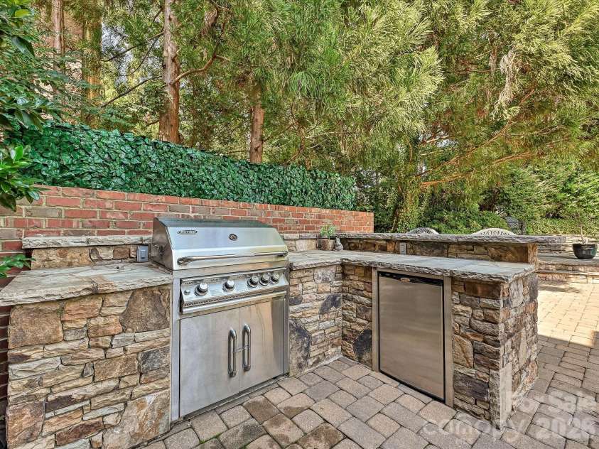 14812 Jockeys Ridge Drive, Charlotte, NC 28277.  MLS# CAR4427762, YatesRealty ID 53315. 