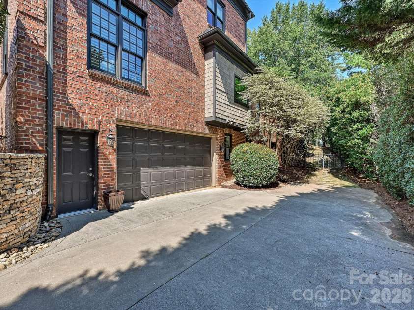 14812 Jockeys Ridge Drive, Charlotte, NC 28277.  MLS# CAR4427762, YatesRealty ID 53315. Lower over sized 2 car garage