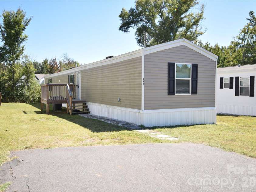333 Brownstone Drive, Rock Hill, SC 29730.  MLS# CAR4428888, YatesRealty ID 53316. 