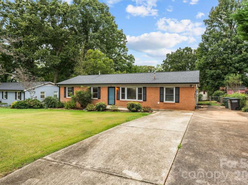 117 Tremont Terrace, Bessemer City, NC 28016.  MLS# CAR4428146, YatesRealty ID 53317. 
