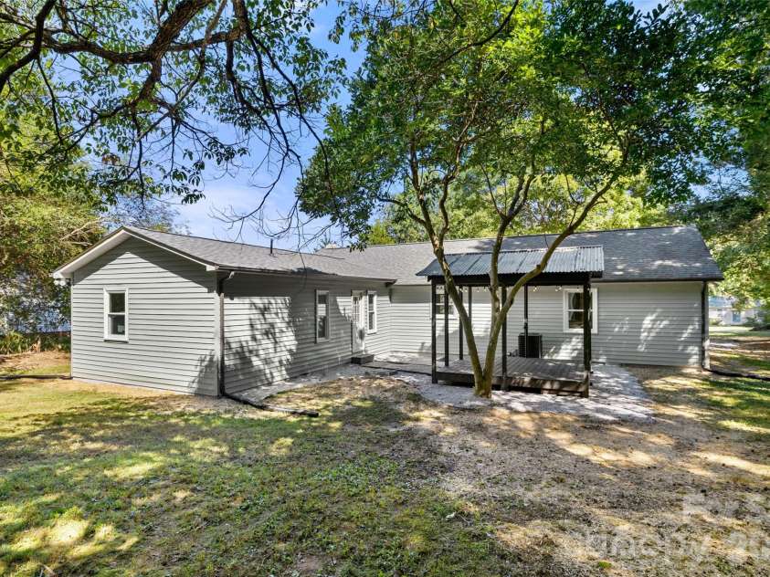 452 Riverdale Road, Mocksville, NC 27028.  MLS# CAR4428592, YatesRealty ID 53319. 