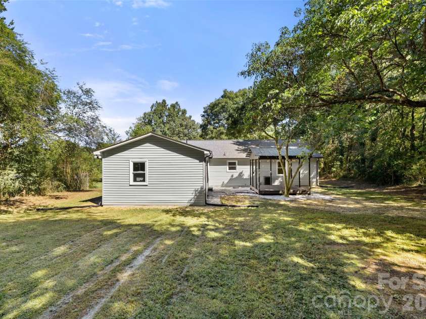 452 Riverdale Road, Mocksville, NC 27028.  MLS# CAR4428592, YatesRealty ID 53319. 