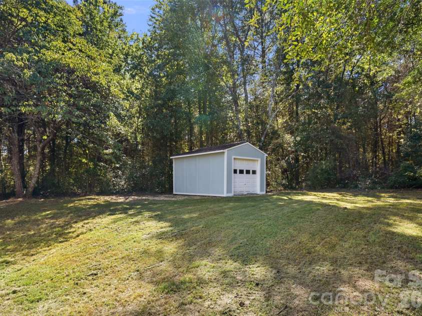 452 Riverdale Road, Mocksville, NC 27028.  MLS# CAR4428592, YatesRealty ID 53319. 