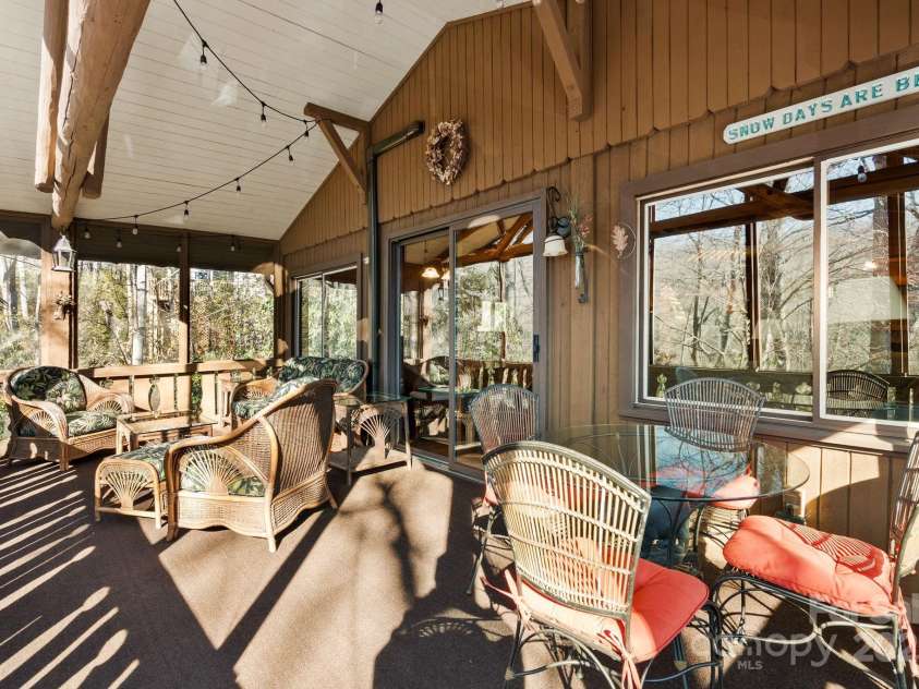 44 Yanequa Way, Brevard, NC 28712.  MLS# CAR4212900, YatesRealty ID 5332. 