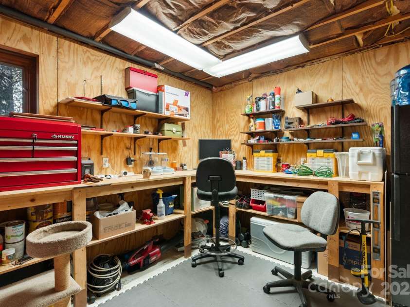 44 Yanequa Way, Brevard, NC 28712.  MLS# CAR4212900, YatesRealty ID 5332. 