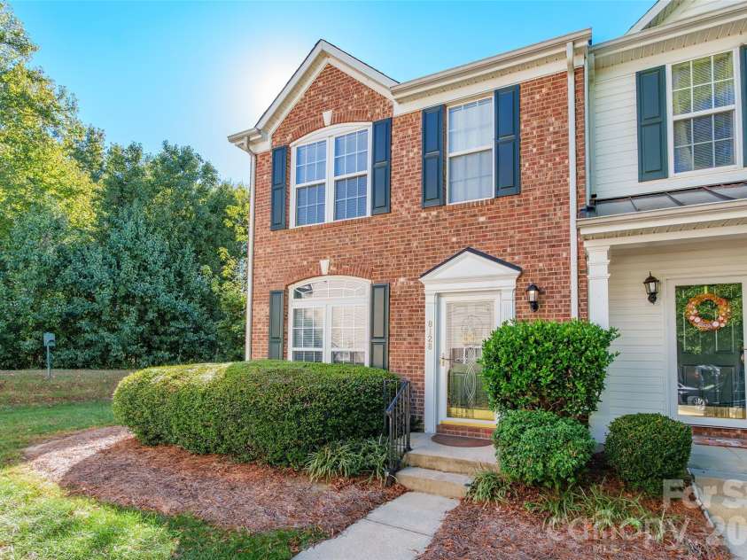 8128 Sapwood Court, Matthews, NC 28104.  MLS# CAR4320168, YatesRealty ID 5332. 