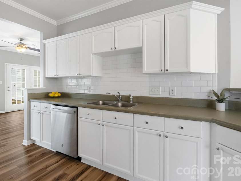 8128 Sapwood Court, Matthews, NC 28104.  MLS# CAR4320168, YatesRealty ID 5332. 