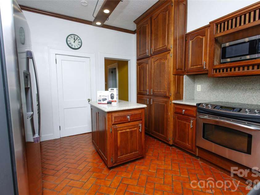 569 Rutherford Road, Marion, NC 28752.  MLS# CAR4424858, YatesRealty ID 53323. 