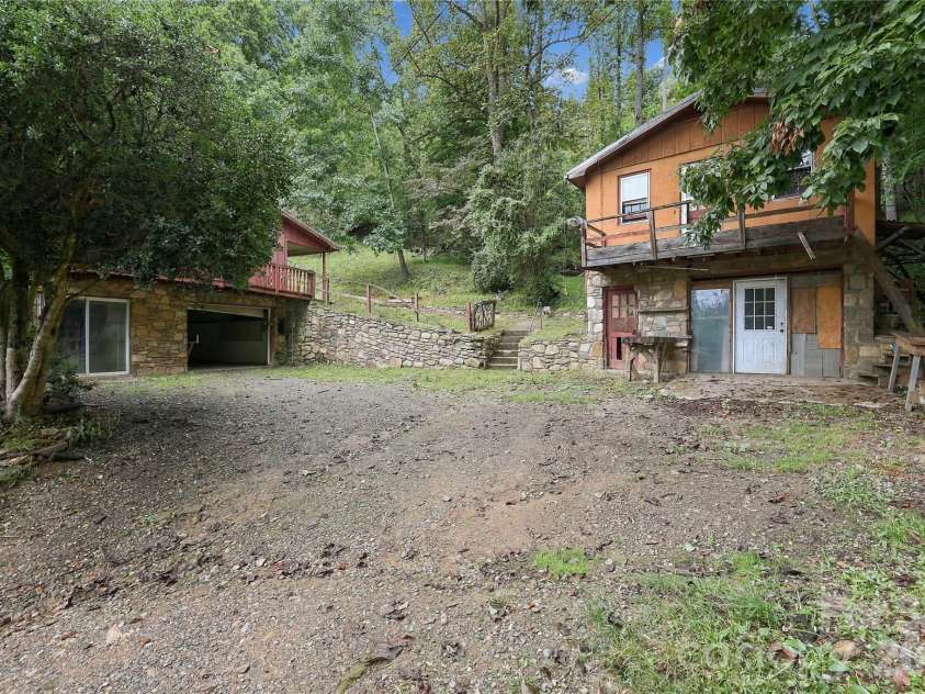 360 Poverty Branch Road, Barnardsville, NC 28709.  MLS# CAR4428894, YatesRealty ID 53324. 
