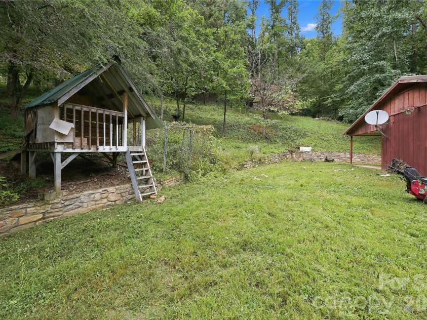 360 Poverty Branch Road, Barnardsville, NC 28709.  MLS# CAR4428894, YatesRealty ID 53324. 