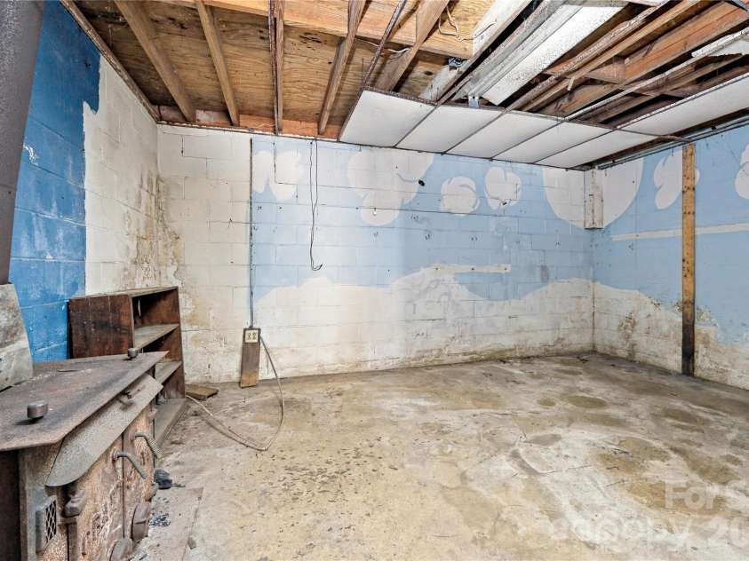 360 Poverty Branch Road, Barnardsville, NC 28709.  MLS# CAR4428894, YatesRealty ID 53324. 
