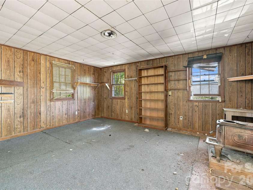 360 Poverty Branch Road, Barnardsville, NC 28709.  MLS# CAR4428894, YatesRealty ID 53324. 