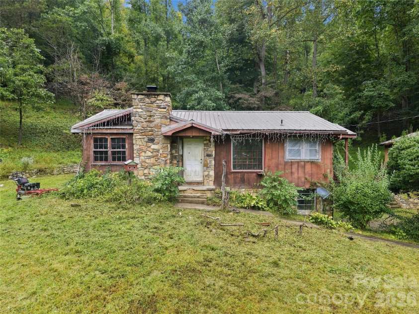 360 Poverty Branch Road, Barnardsville, NC 28709.  MLS# CAR4428894, YatesRealty ID 53324. 