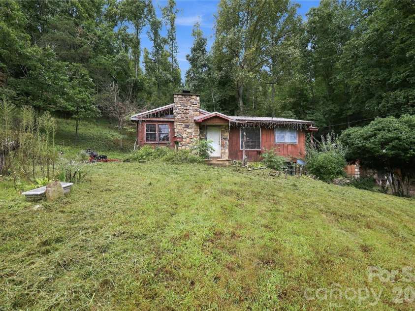360 Poverty Branch Road, Barnardsville, NC 28709.  MLS# CAR4428894, YatesRealty ID 53324. 