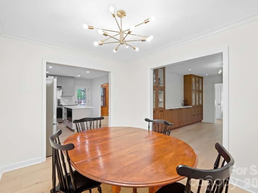 1814 Summerhill Drive, Charlotte, NC 28212.  MLS# CAR4421156, YatesRealty ID 53325. 