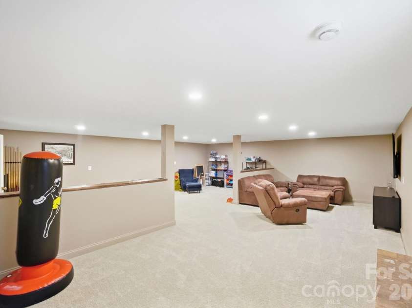 1814 Summerhill Drive, Charlotte, NC 28212.  MLS# CAR4421156, YatesRealty ID 53325. 