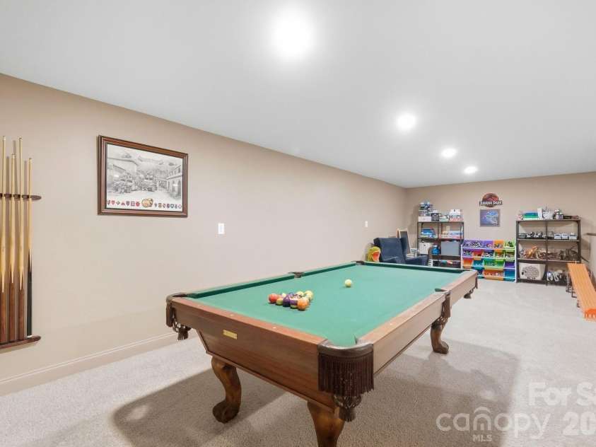 1814 Summerhill Drive, Charlotte, NC 28212.  MLS# CAR4421156, YatesRealty ID 53325. 