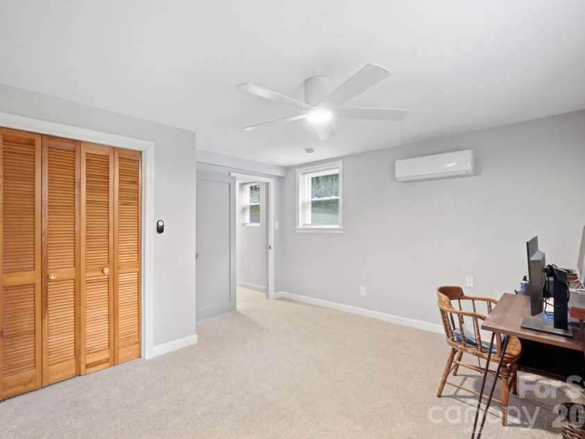 1814 Summerhill Drive, Charlotte, NC 28212.  MLS# CAR4421156, YatesRealty ID 53325. 