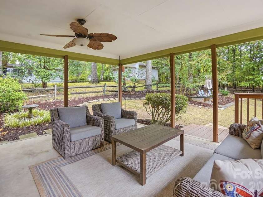1814 Summerhill Drive, Charlotte, NC 28212.  MLS# CAR4421156, YatesRealty ID 53325. 