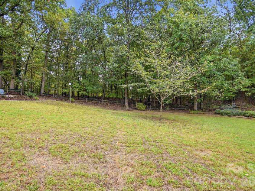 1814 Summerhill Drive, Charlotte, NC 28212.  MLS# CAR4421156, YatesRealty ID 53325. 