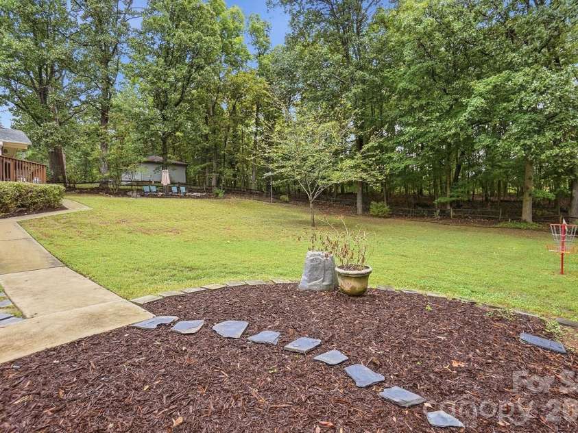 1814 Summerhill Drive, Charlotte, NC 28212.  MLS# CAR4421156, YatesRealty ID 53325. 